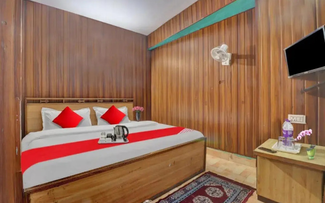 OYO 92514 Savitri Hotel Nand Palace