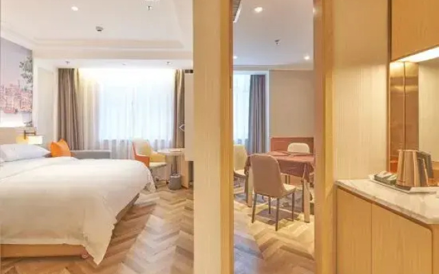 Vienna Hotel ( Guiyang Yunyan District Government Daying Po subway station)