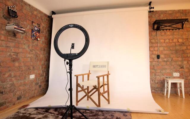 Mini cinema & movie studio with PS5