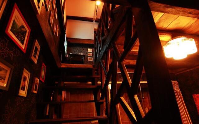 Sunny The Other Side Inn Lijiang