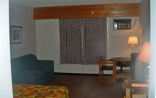 Walking Eagle Inn & Lodge