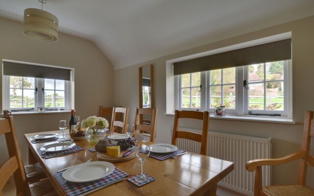 Attractive Holiday Home in Sutton Valence with Fireplace