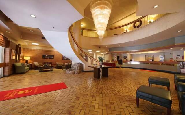 McLure Inn and Suites