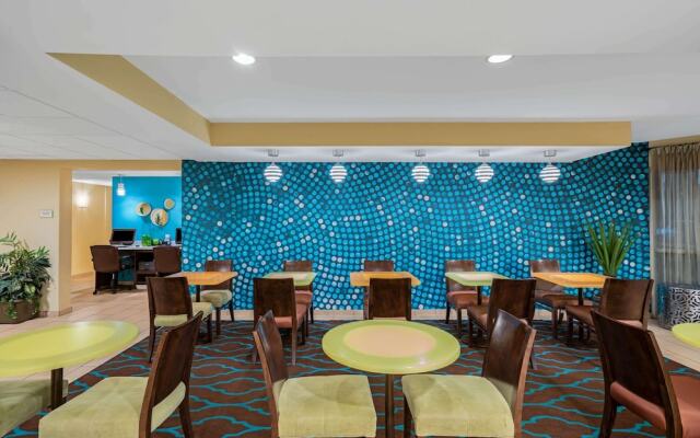 La Quinta Inn & Suites Knoxville Airport
