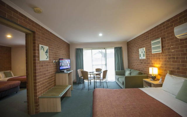 Rose Garden Motel