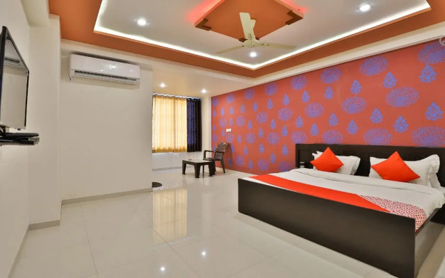 Maahi Palace By OYO Rooms