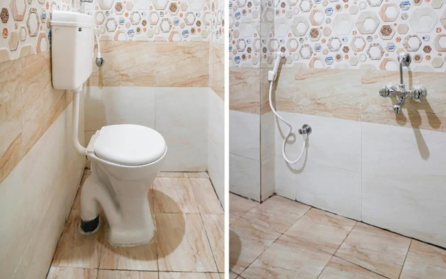 V Hotel by OYO Rooms