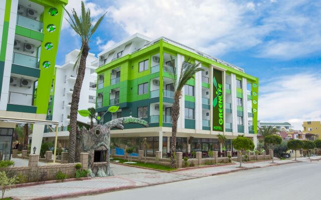 Green Life Hotel