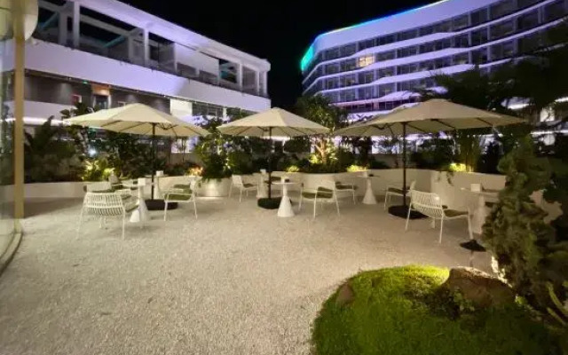 Summer Hotel