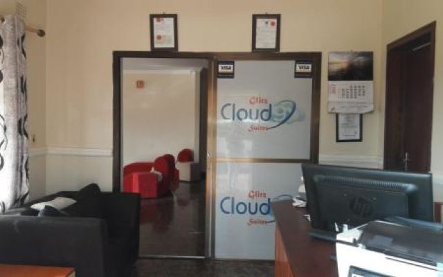 Glitz Cloud 9 Suites