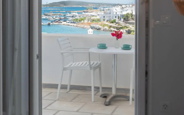 Adonis Hotel Studios & Apartments