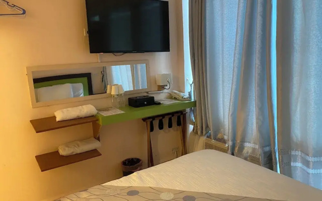 Golden Tree Hotel