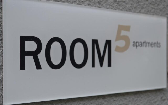 Room 5 Apartments