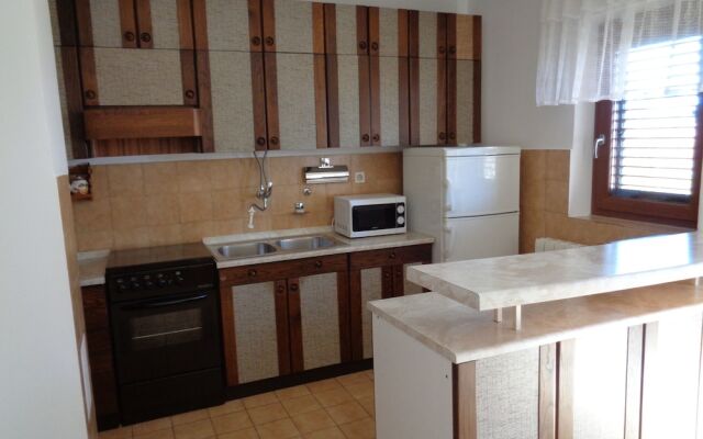 Apartments Ivica - Quiet Street