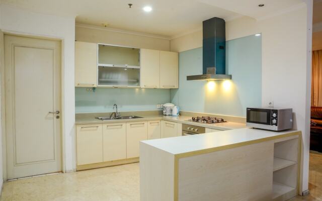 Spacious FX Residence with Mall Access