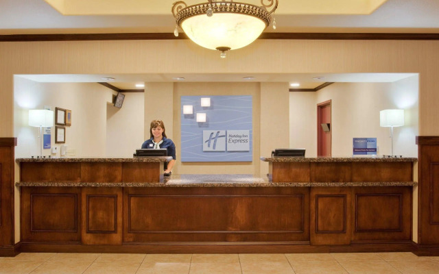 Holiday Inn Express & Suites Dinuba West by IHG