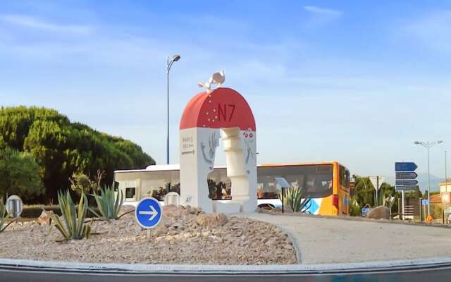 Apartment With one Bedroom in Villeneuve-loubet, With Wonderful sea Vi