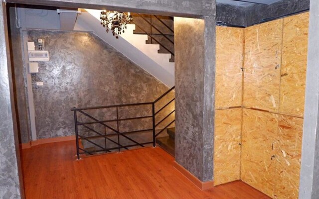 M.J. Gallery Poshtel