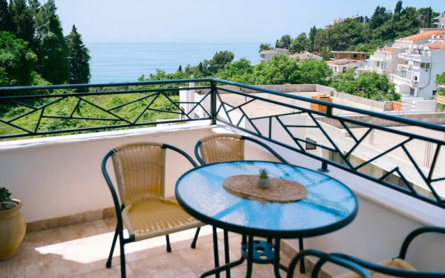 Deluxe Studio Apartment with Sea view