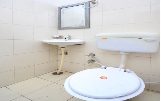 OYO 28179 Ambay Guest House