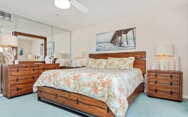 Shoreline 3082 Condo by RedAwning