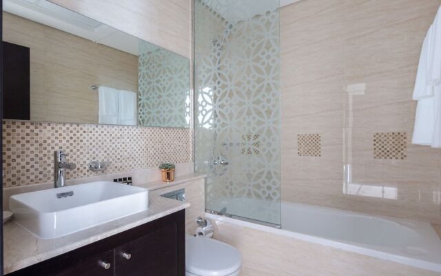 Rich & Vibrant 2BR With Study in Downtown Dubai