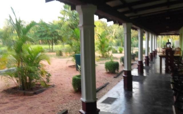 Apsaras Resort Sigiriya