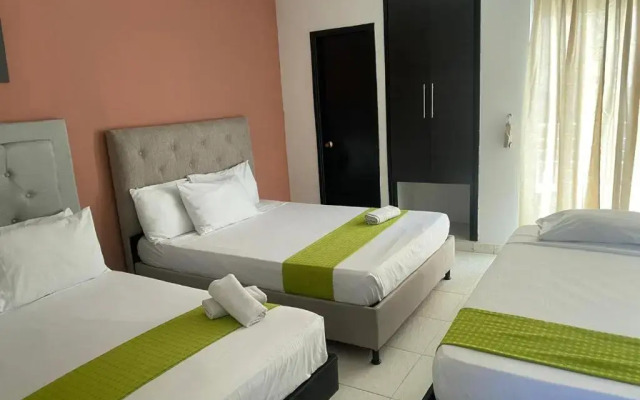 Hotel Olas Marinas Inn
