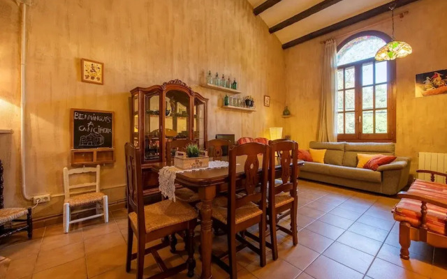 Can Cirera, Rural House In Girona