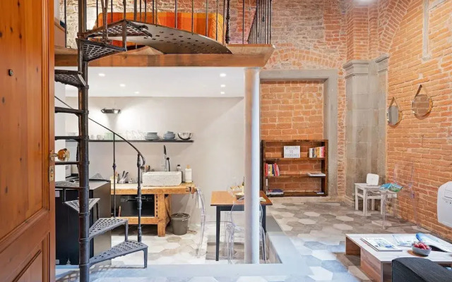 Florence Oltrarno Duplex Apartment
