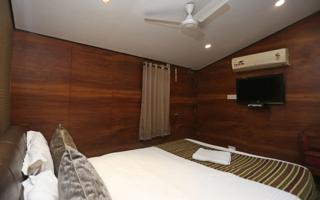Hotel Rushabh Home