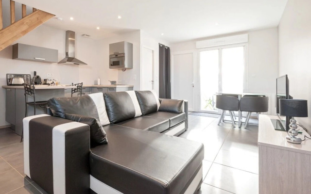 Maison Duplex Terrasse proche IUT Lyon 1