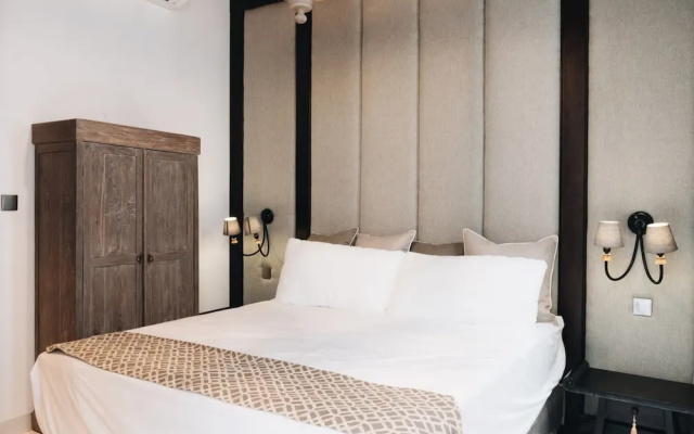 OriVista Stylish 3BR Villa Muzo in Seminyak, Pool, Wifi, Beach – Guest Rooms – Kerobokan Kelod