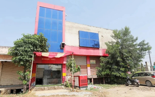 Oyo 17357 Hotel Royal Touch