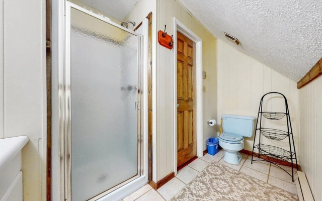 NEW Poconos Retreat near Snow Sports