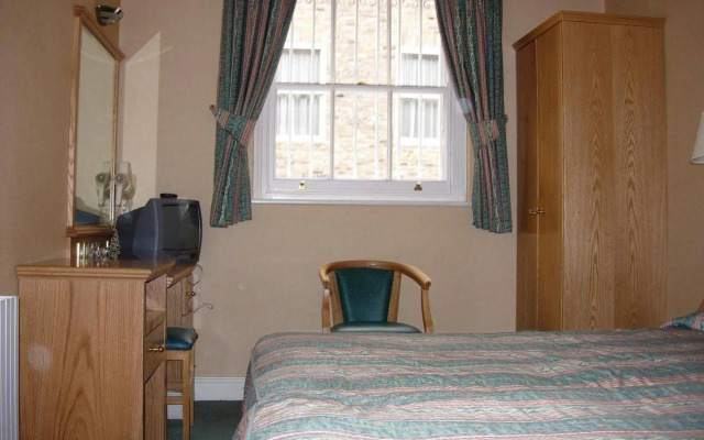 Nayland Hotel