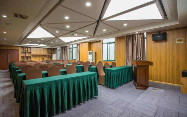 Wuhan Jinjinlong Business Hotel (Wuhan East Railway Station Branch)