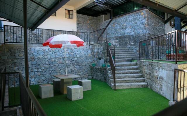 Glenloch Tea Factory Hotel