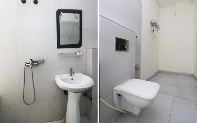 The Classic By OYO Rooms