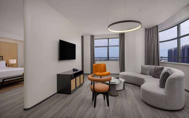 Ramada By Wyndham Maoming Dianbai