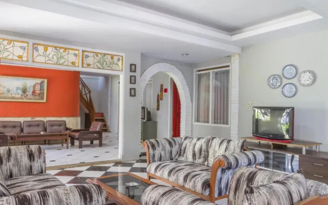 RedDoorz Plus @ Otista Garut