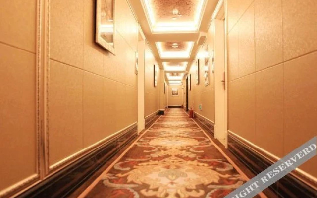 Ripple Hotel (Dandong Yalu River Bank)