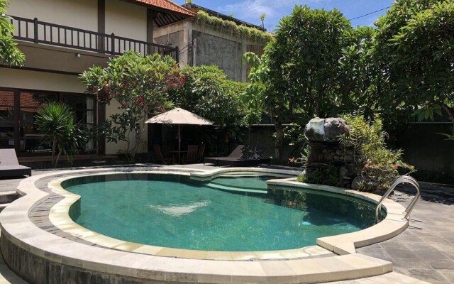 D'Kubu Legian Villa & Guest House