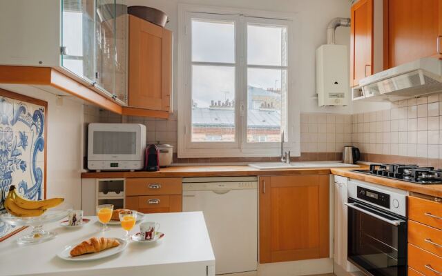 Paris Les Sablons Elegant residence