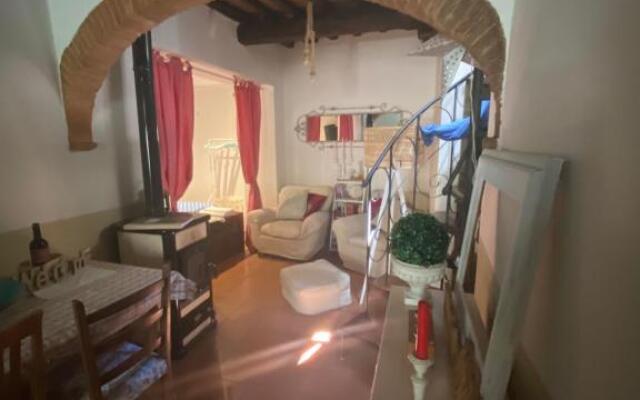 La casetta del frontone