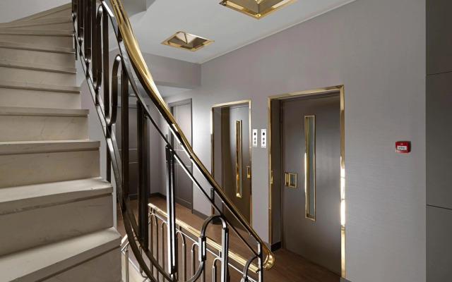 Holiday Suites