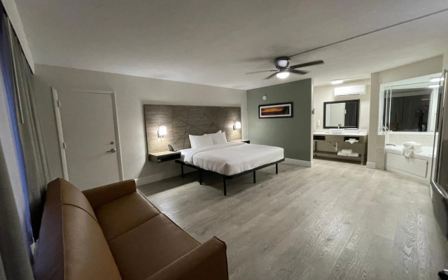 Quality Inn & Suites Airport/Cruise Port Hollywood