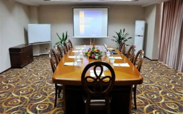 Shi Dai Jin Cheng Hotel