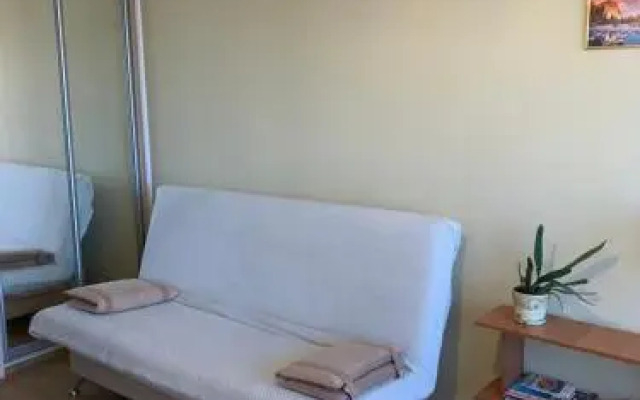 One bedroom on Rusanovka