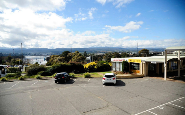 Tamar River Villas